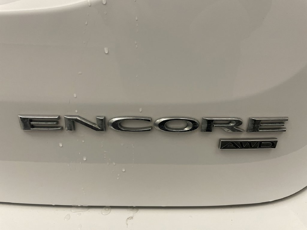 Used 2021 Buick Encore Preferred AWD/4WD image 22