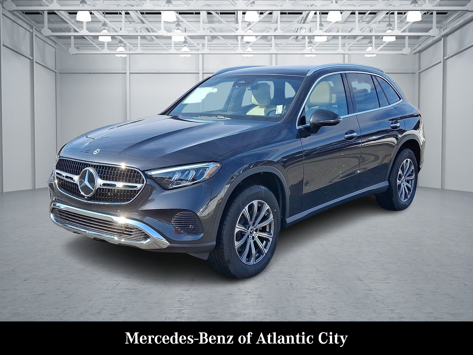 Used 2026 Mercedes-Benz GLC 300 4MATIC image 2