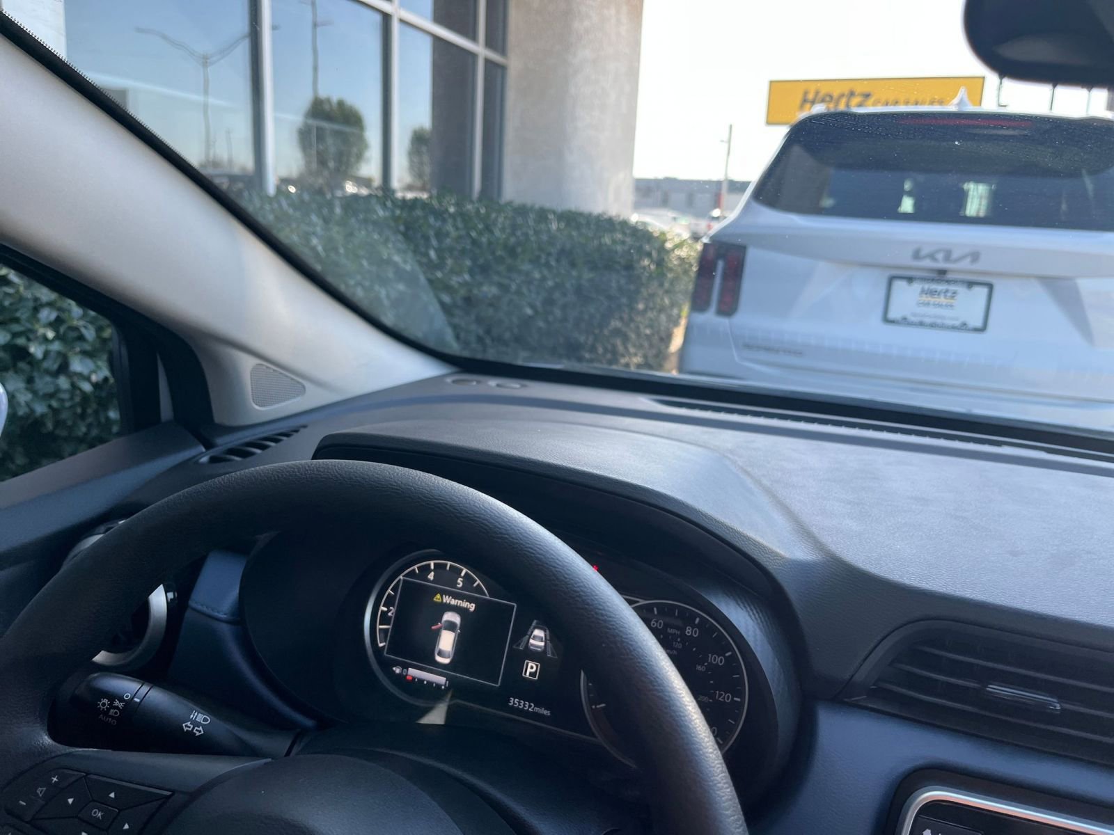 Used 2025 Nissan Versa SV image 32