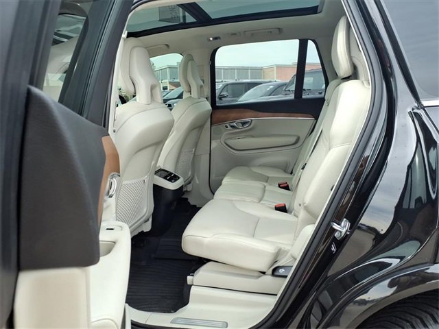 Used 2021 Volvo XC90 T5 Momentum w/ Advanced Package image 15