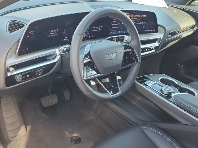 Used 2024 Cadillac Lyriq Luxury AWD/4WD image 25