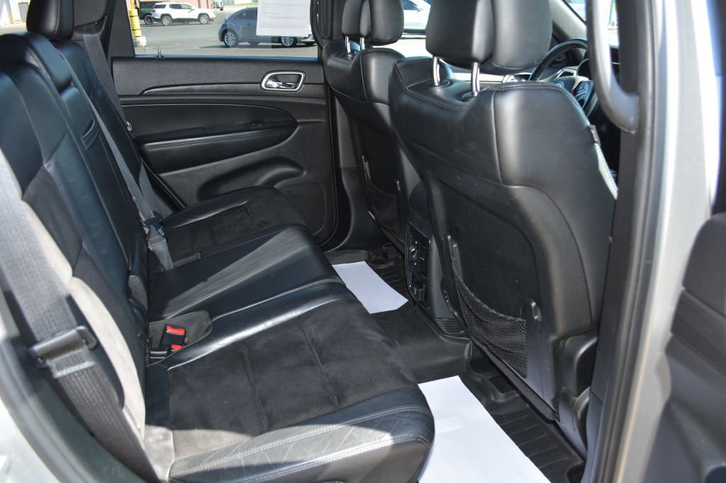 Used 2018 Jeep Grand Cherokee Altitude AWD/4WD image 9