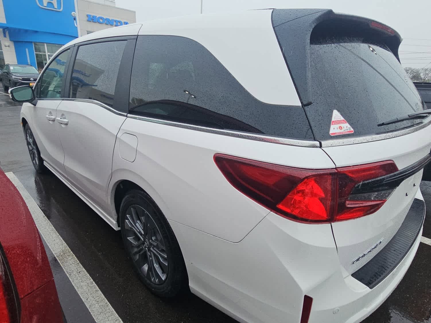 Used 2026 Honda Odyssey Touring image 4
