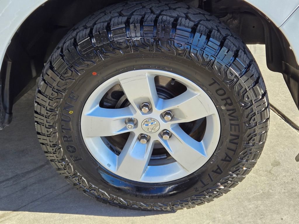 Used 2021 RAM 1500 Classic SLT image 9