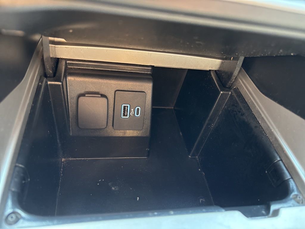 Used 2022 Ford Explorer XLT w/ Equipment Group 202A image 26