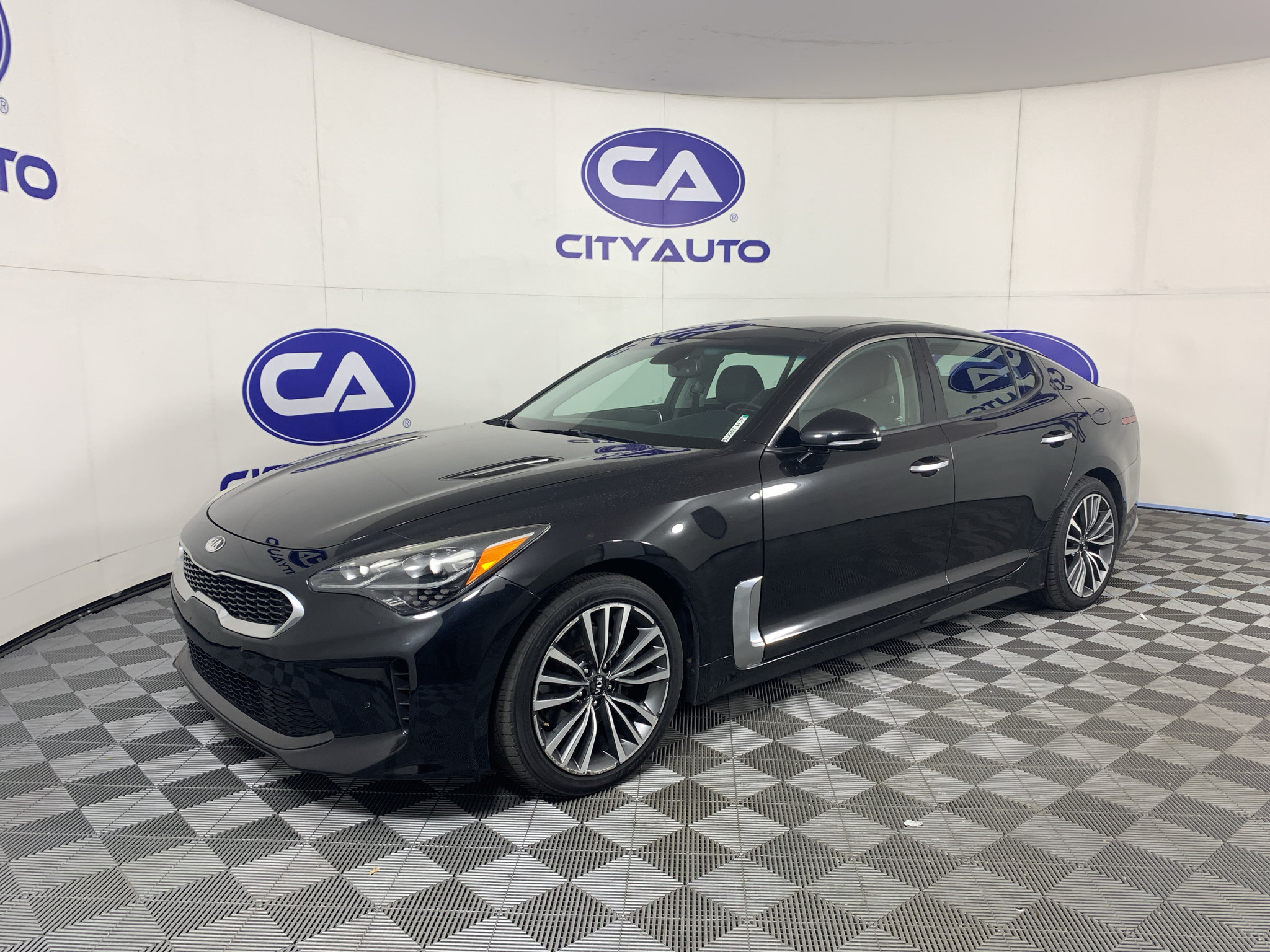 Used 2018 Kia Stinger Premium RWD image 7