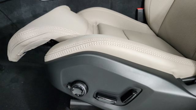 New 2026 Volvo XC90 B6 Ultra w/ Protection Package AWD/4WD image 14