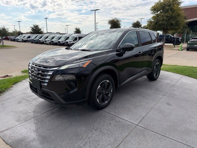 Used 2025 Nissan Rogue SV AWD/4WD image 3