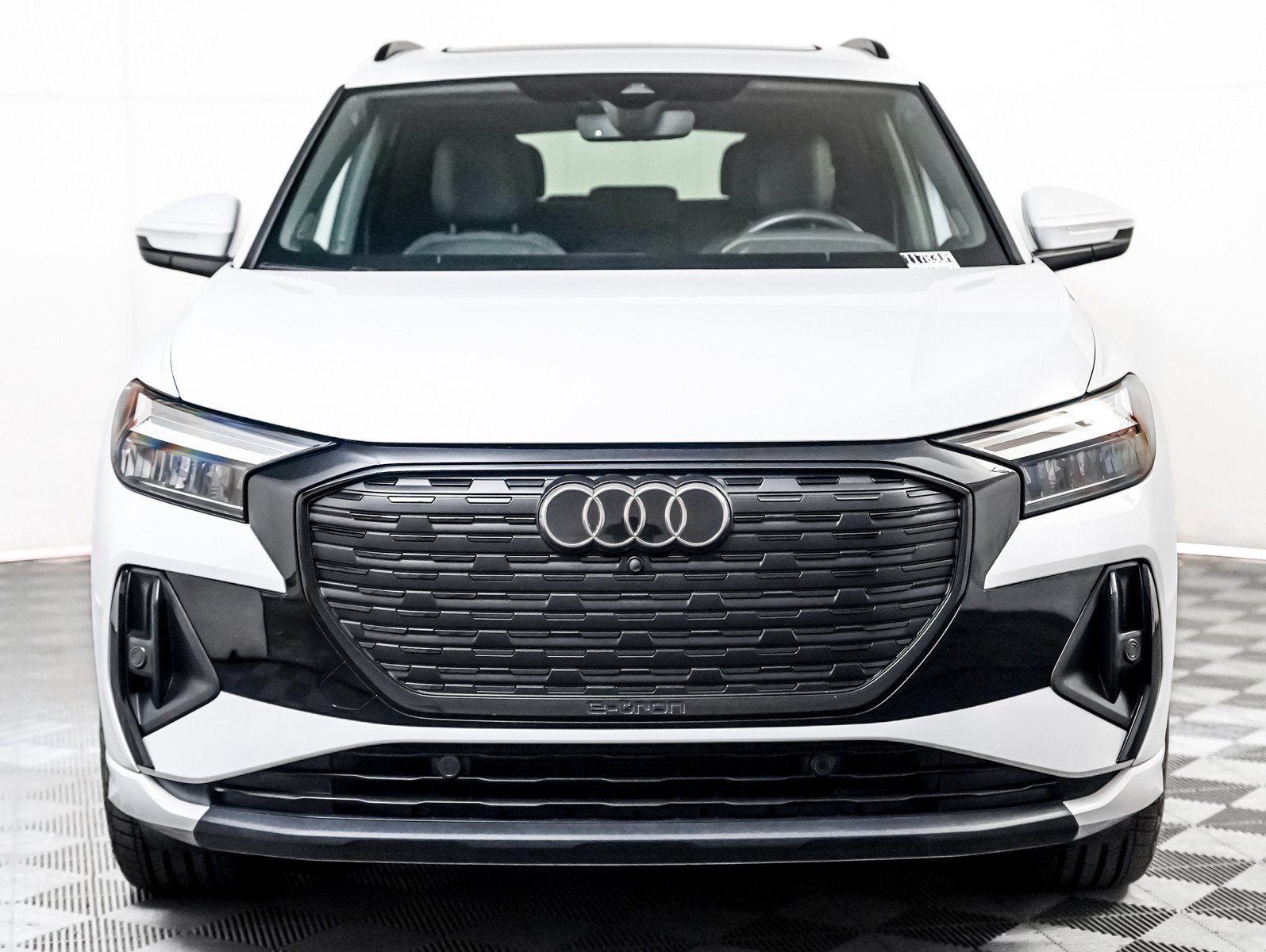 Used 2024 Audi Q4 e-tron Premium Plus image 8