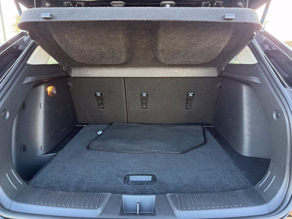 Used 2025 Chevrolet Trax LT FWD image 11