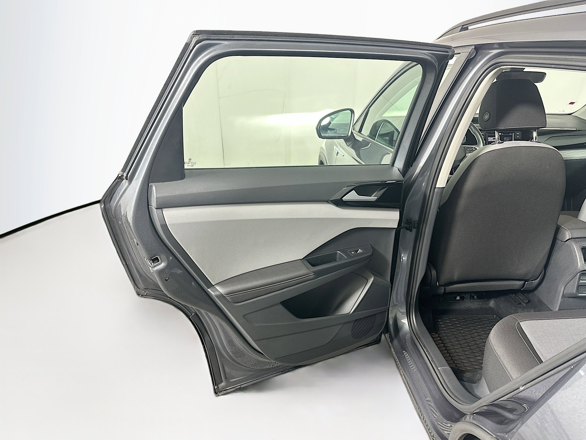 Used 2024 Volkswagen Taos S image 27