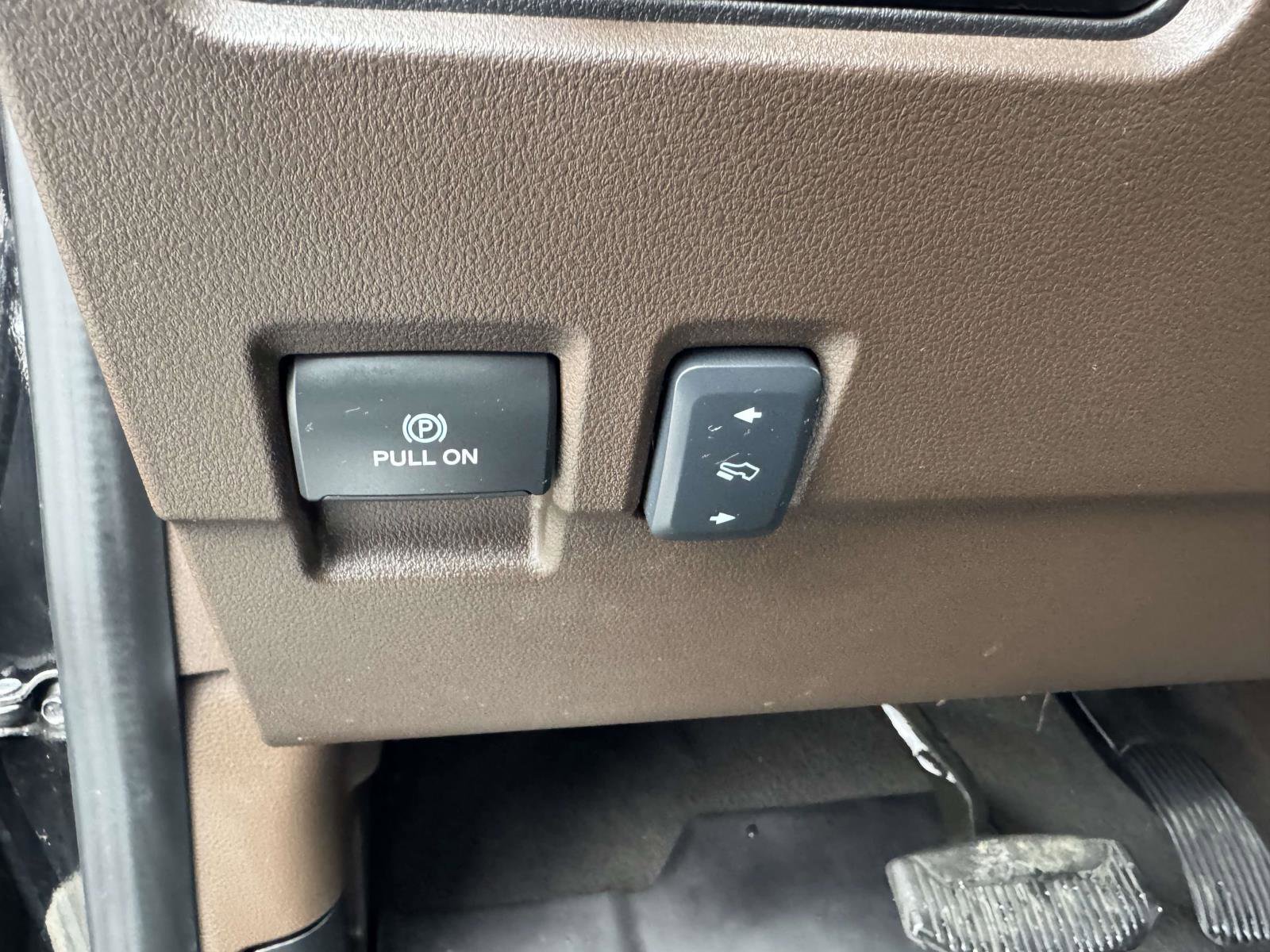 Used 2023 Ford F450 King Ranch w/ Chrome Package image 30