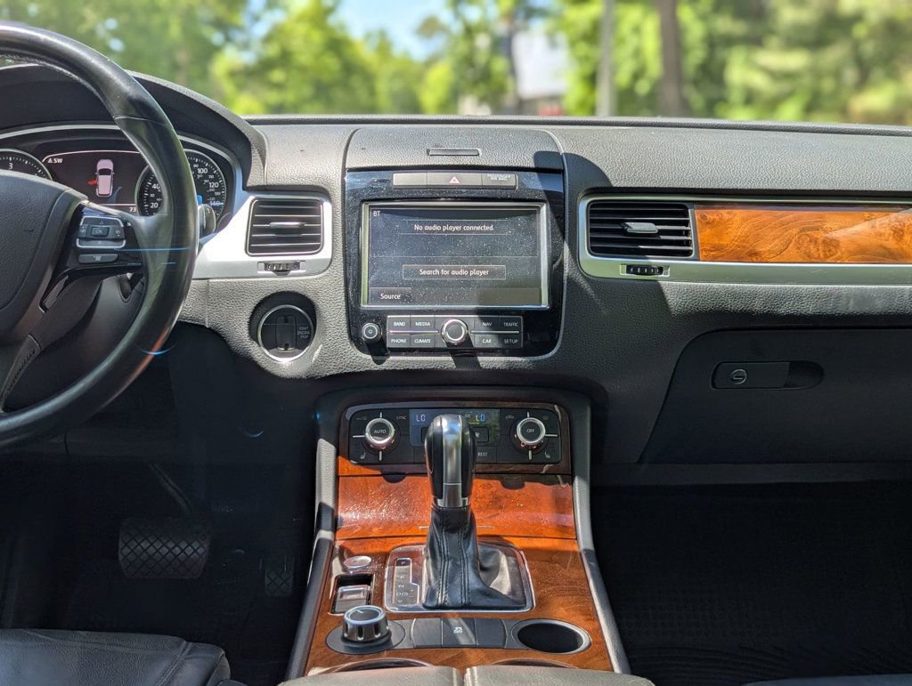 Used 2014 Volkswagen Touareg TDI AWD/4WD image 21