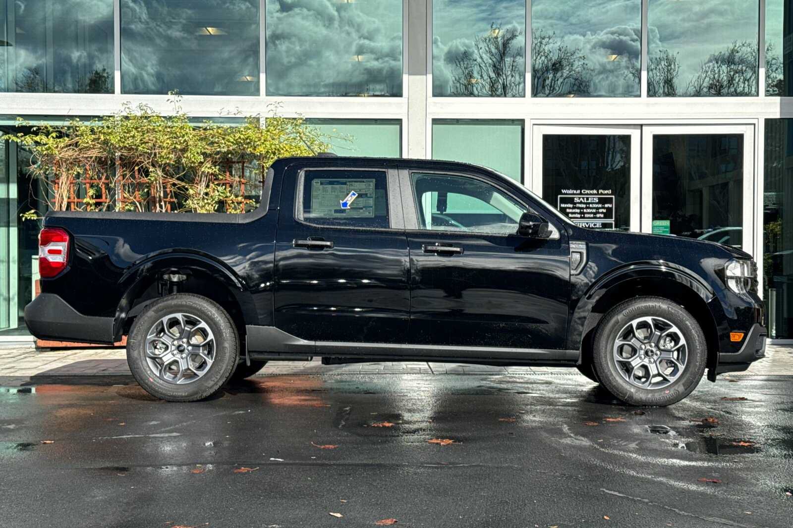 New 2026 Ford Maverick XLT w/ XLT Luxury Package AWD/4WD image 3