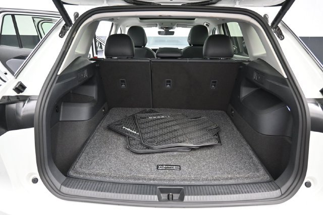 Certified 2026 Volkswagen Tiguan SE w/ Panoramic Sunroof Package AWD/4WD image 28