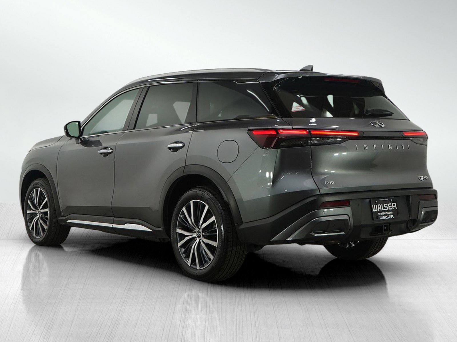 Used 2024 INFINITI QX60 Sensory image 4