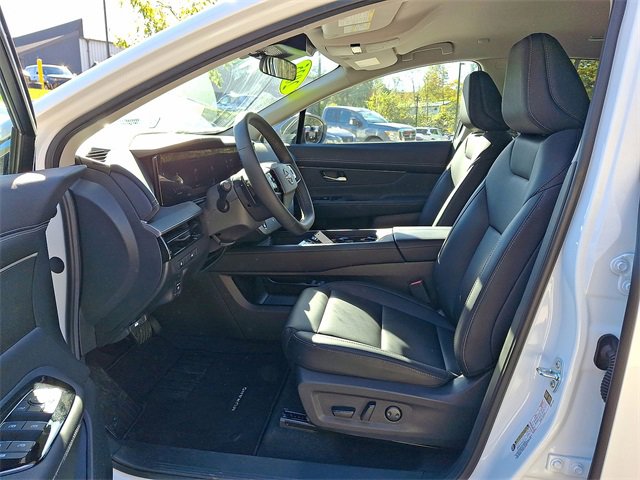 Used 2025 Nissan Murano SV image 11