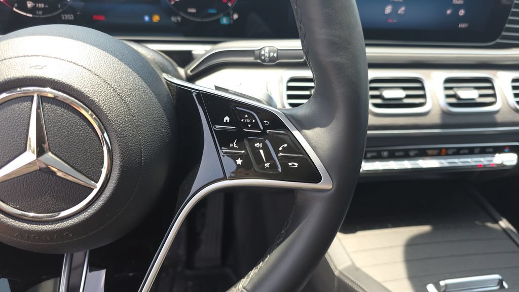Certified 2025 Mercedes-Benz GLS 450 4MATIC image 18