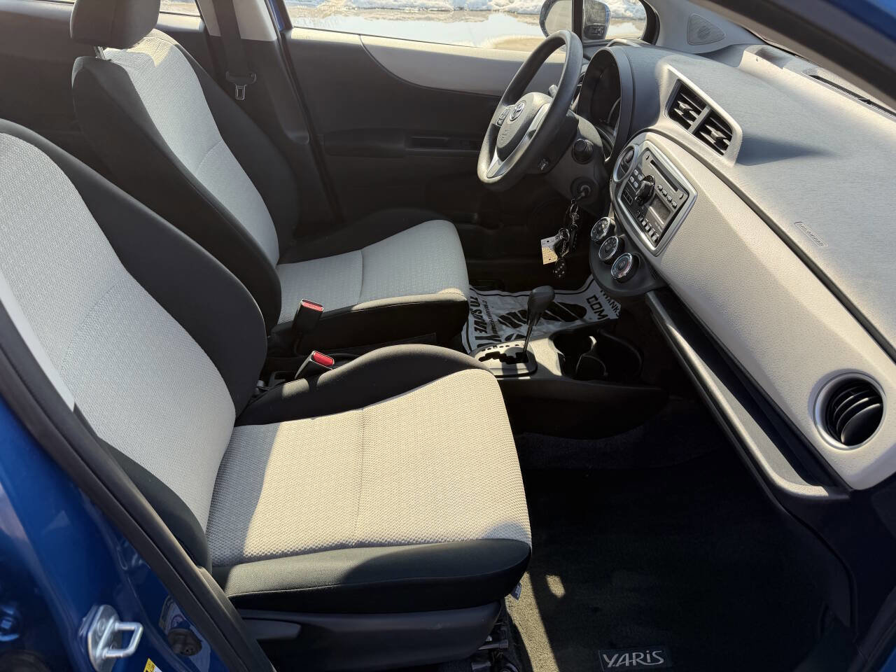 Used 2012 Toyota Yaris LE image 33