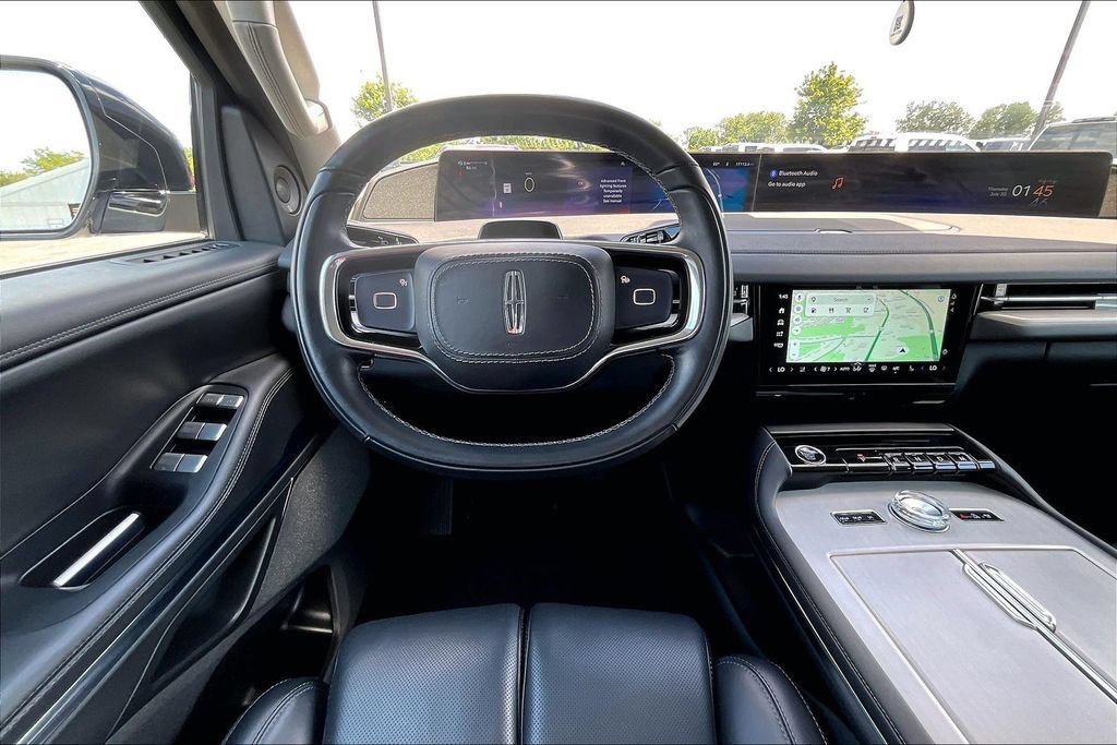 Used 2025 Lincoln Navigator L Reserve AWD/4WD image 10
