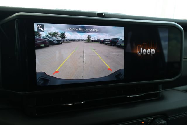 Used 2026 Jeep Gladiator Sport AWD/4WD image 16