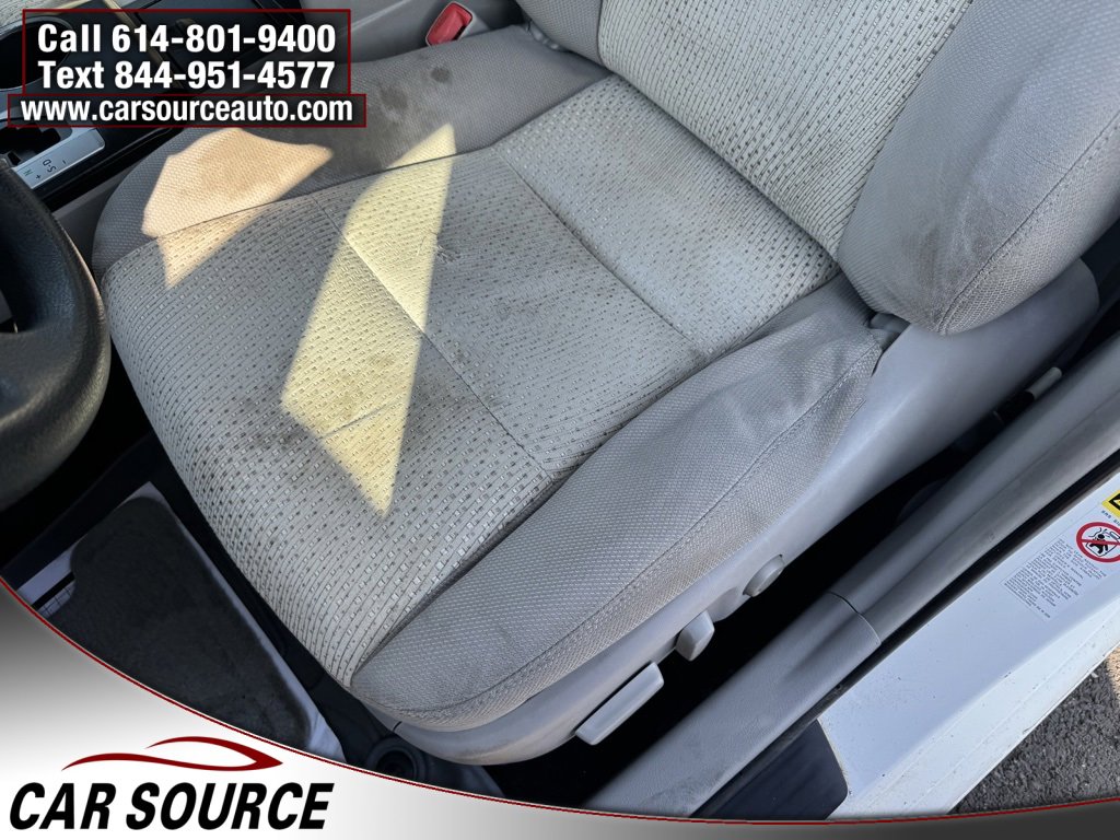 Used 2012 Toyota Camry LE image 14