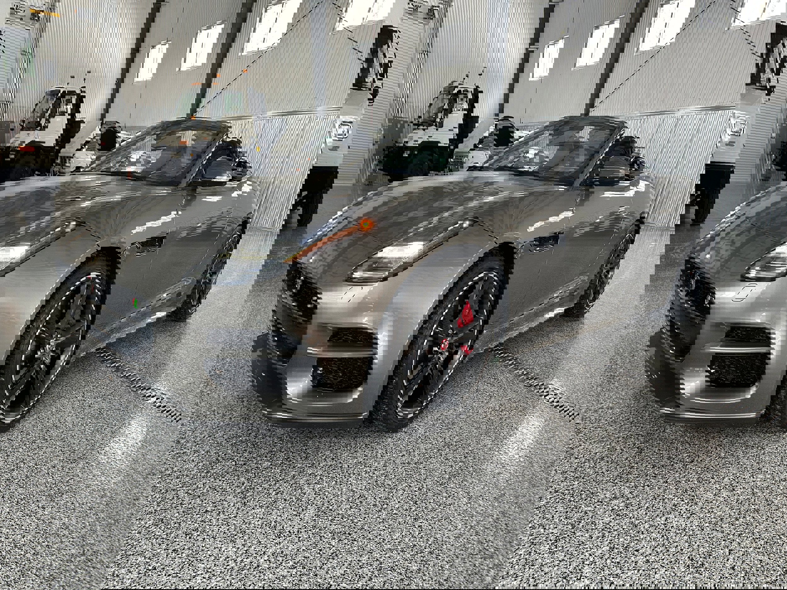 Used 2018 Jaguar F-TYPE R image 28