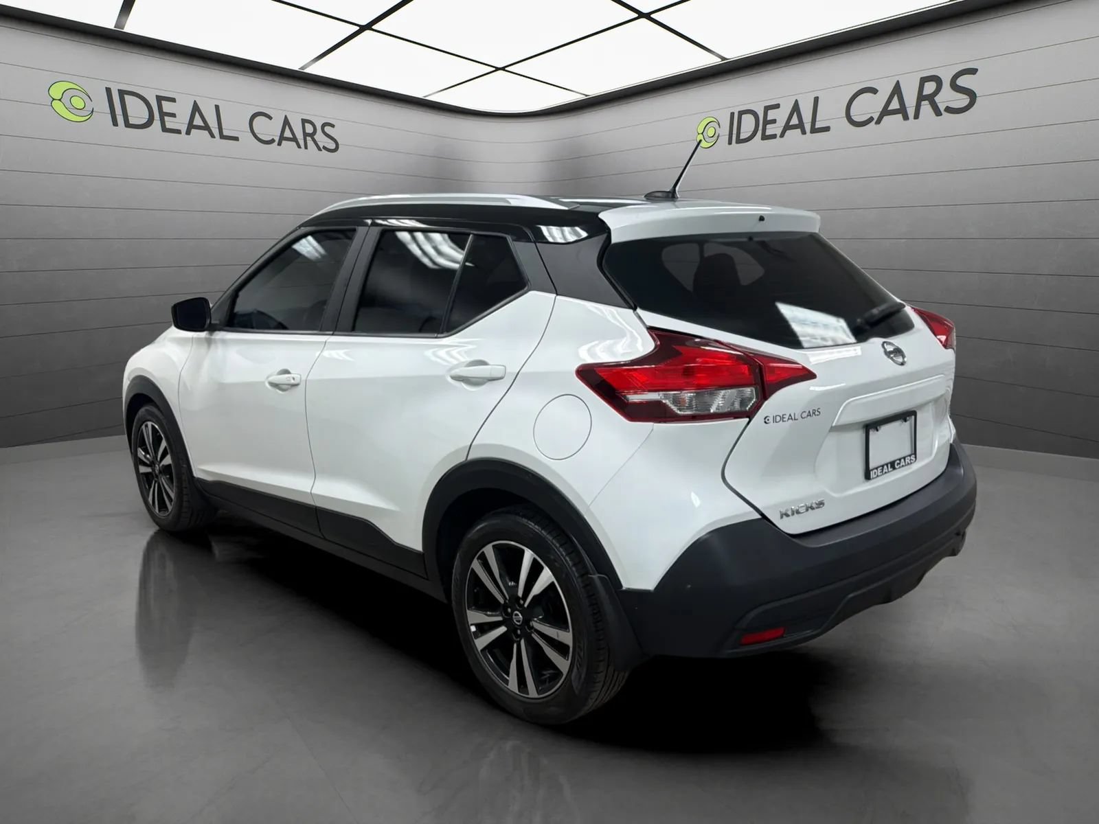 Used 2018 Nissan Kicks SV FWD image 7