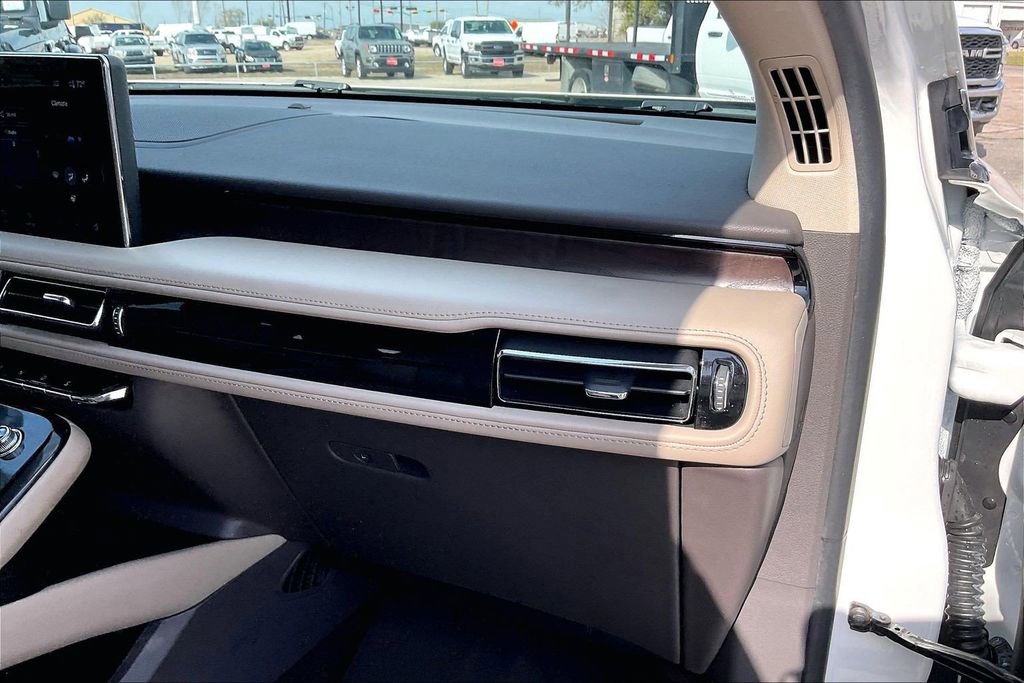 Used 2022 Lincoln Nautilus Reserve w/ Luxury Package FWD image 23