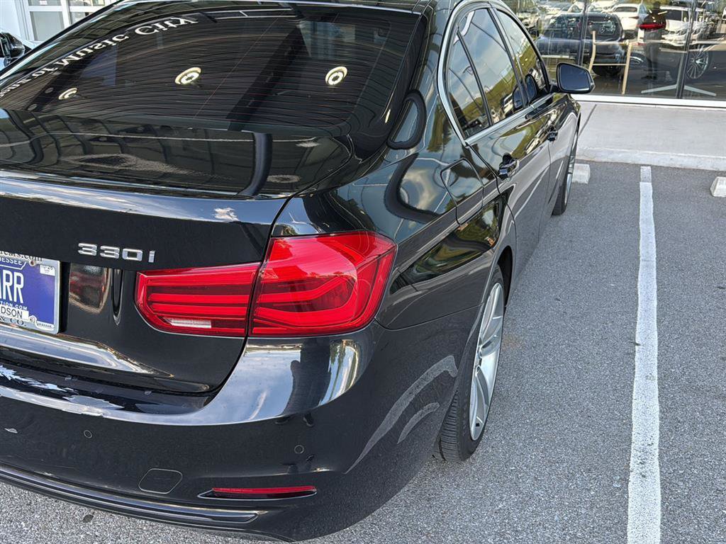 Used 2017 BMW 330i Sedan RWD image 6