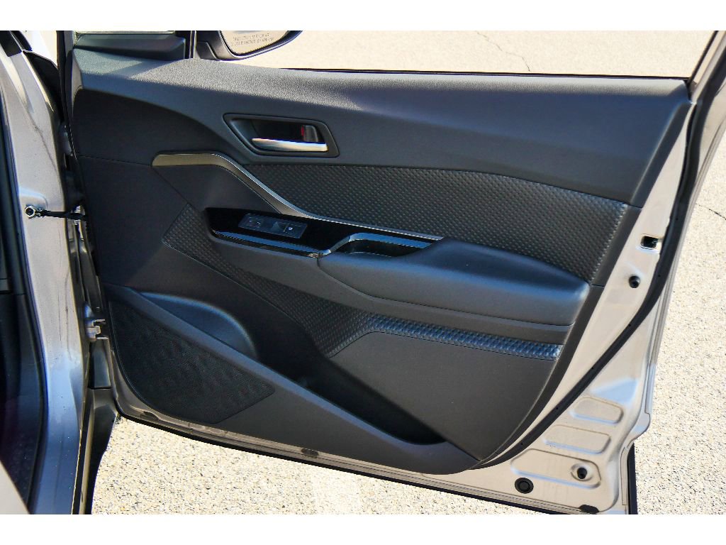 Used 2019 Toyota C-HR XLE image 15