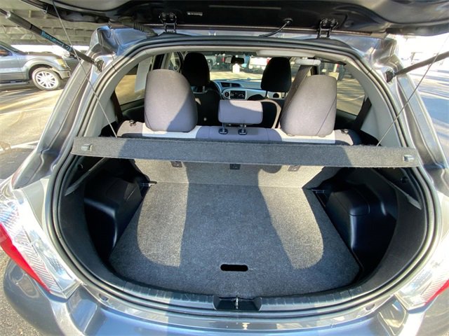 Used 2013 Toyota Yaris L image 21