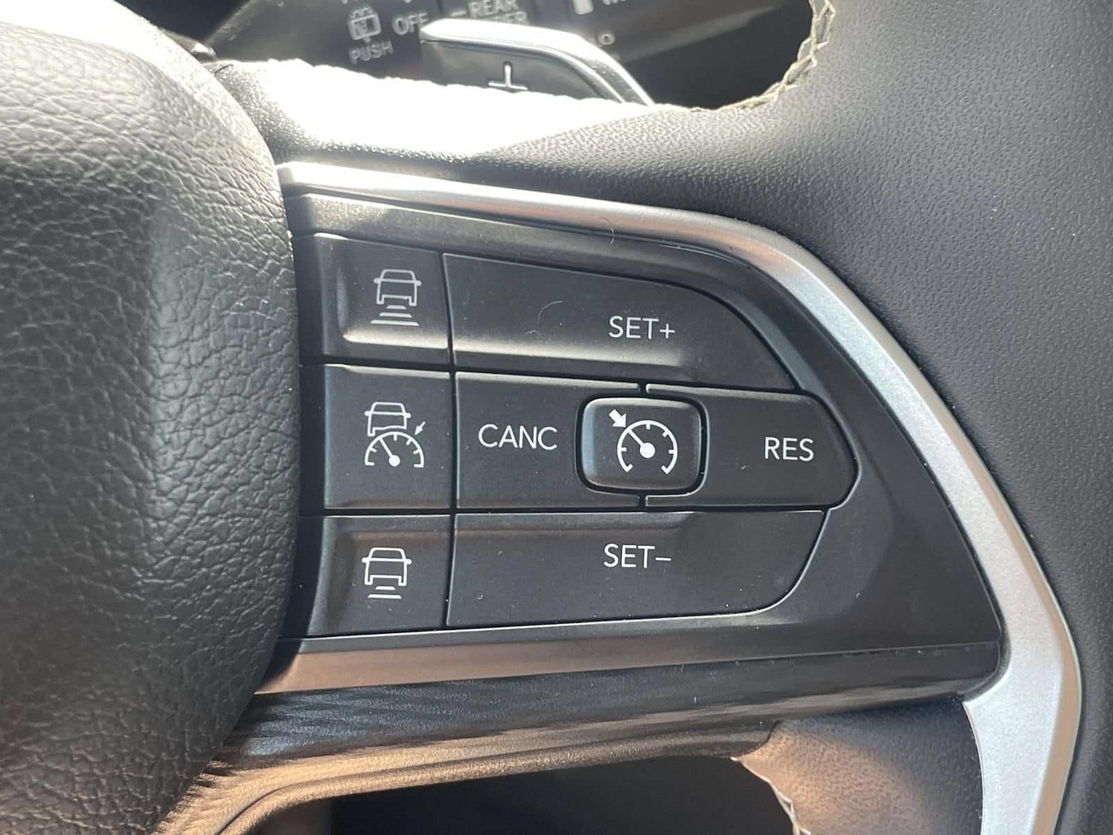 Used 2023 Jeep Grand Cherokee L Laredo AWD/4WD image 26