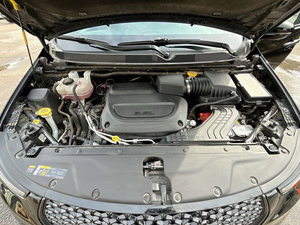 Used 2025 Chrysler Pacifica Limited FWD image 32