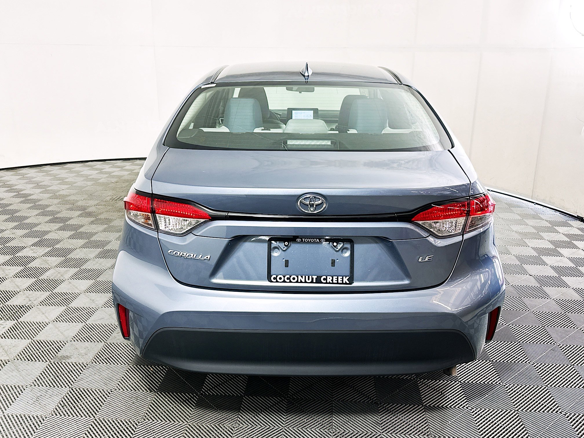 Used 2024 Toyota Corolla LE image 4