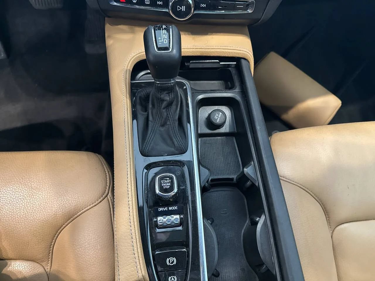 Used 2018 Volvo S90 T5 Momentum w/ Convenience Package AWD/4WD image 23