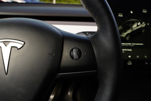 Used 2023 Tesla Model Y Long Range AWD/4WD image 32