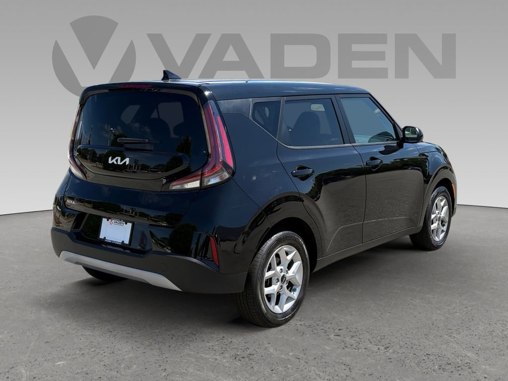 Used 2025 Kia Soul LX FWD image 19