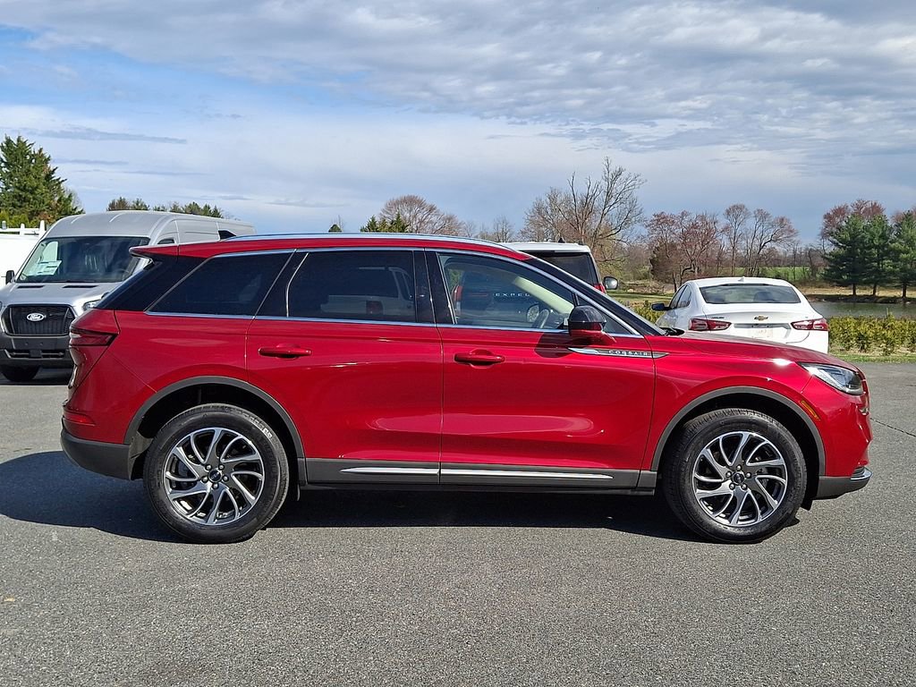 Used 2021 Lincoln Corsair AWD w/ Equipment Group 101A image 7