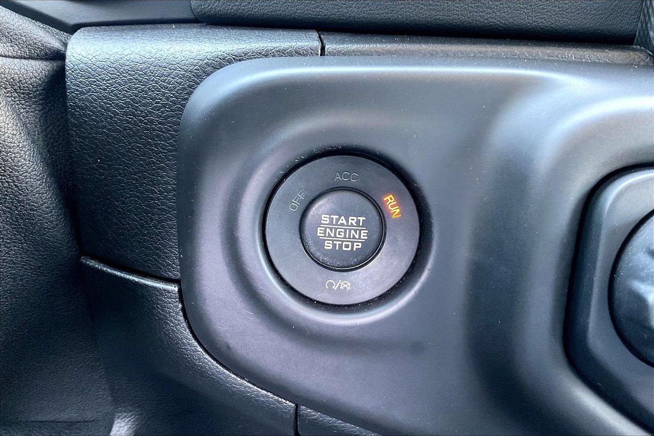 Certified 2018 Jeep Wrangler Unlimited Sahara AWD/4WD image 28