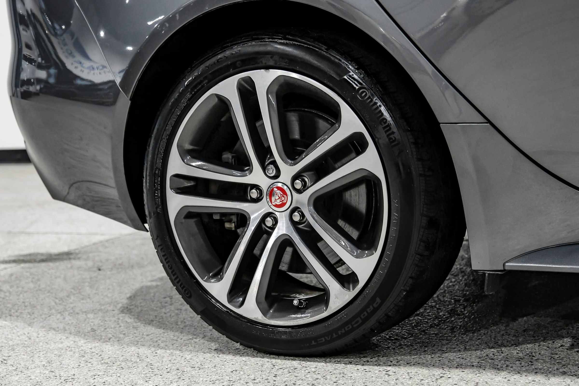Used 2019 Jaguar XE R-Sport AWD/4WD image 66