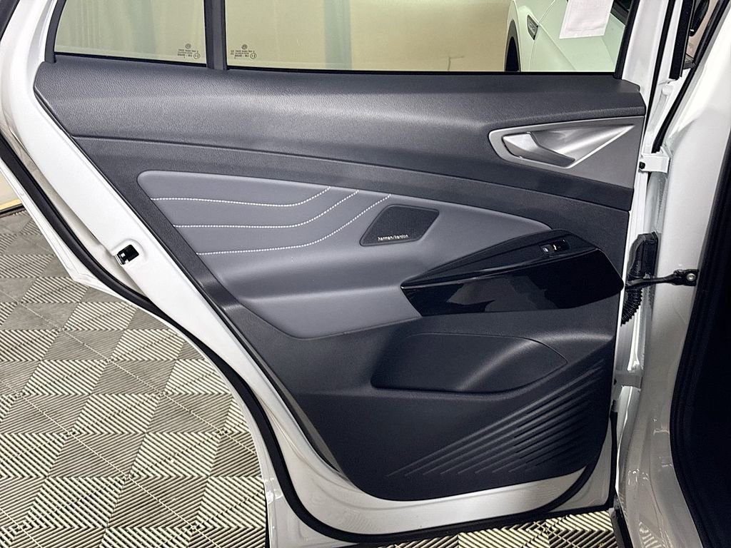 New 2025 Volkswagen ID.4 Pro S Plus image 21
