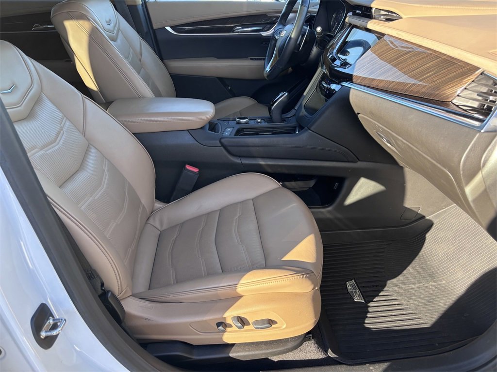 Used 2023 Cadillac XT6 Sport w/ Platinum Package image 17