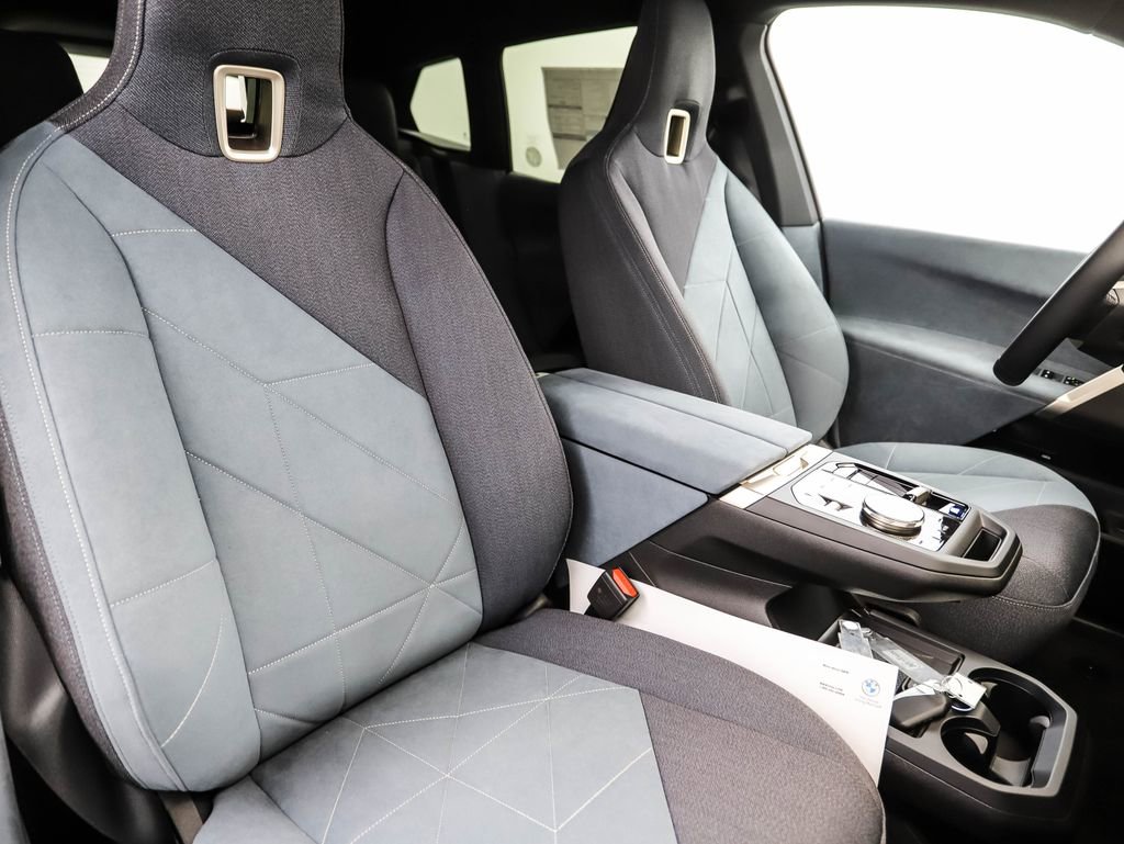 New 2026 BMW iX xDrive45 image 31