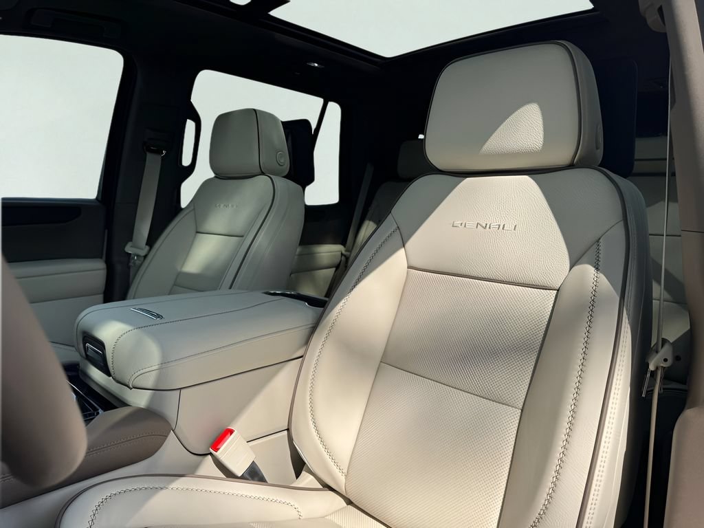 New 2026 GMC Yukon XL Denali w/ Denali Reserve Package AWD/4WD image 9