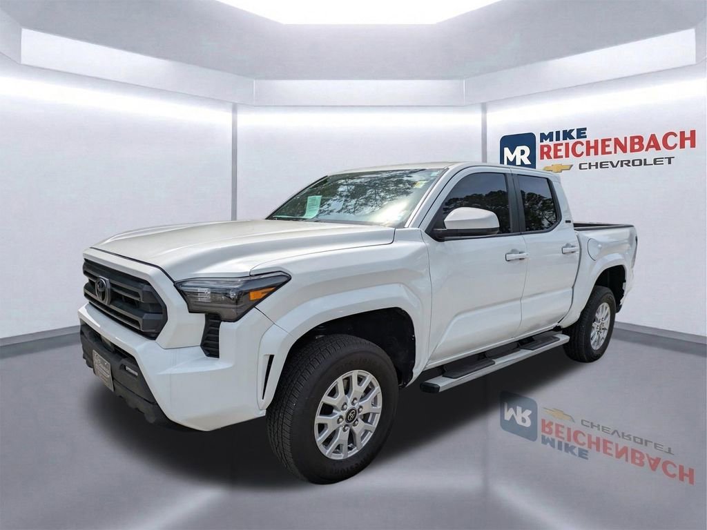 Used 2025 Toyota Tacoma SR5 AWD/4WD image 8