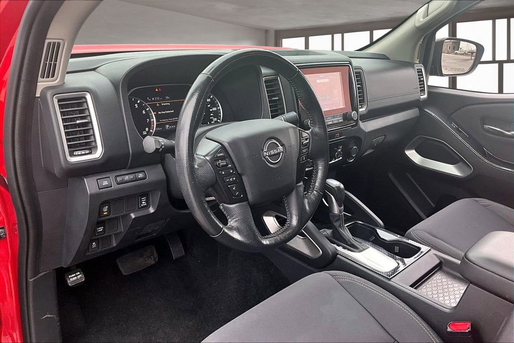 Used 2023 Nissan Frontier SV w/ SV Convenience Package image 17