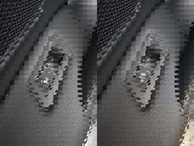 Used 2024 Volkswagen Tiguan SE R-Line image 17