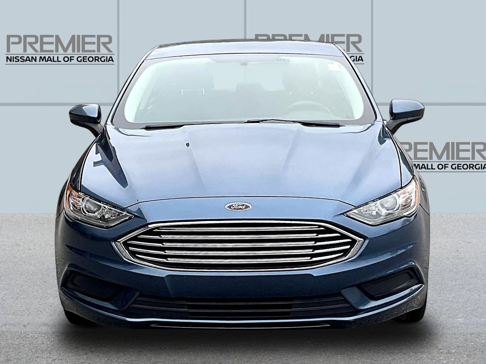 Used 2018 Ford Fusion SE FWD image 2