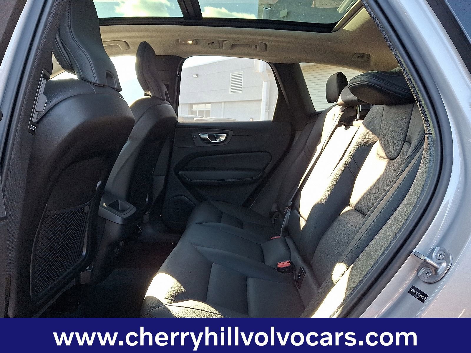 Certified 2025 Volvo XC60 B5 Plus image 11